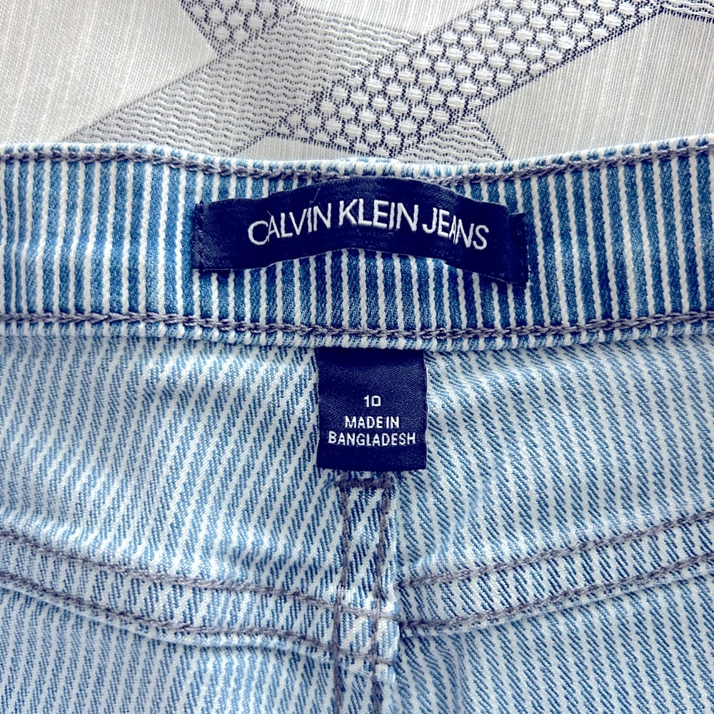 Vintage Calvin Klein Jeans Striped Jean Shorts size 10 - Picture 3 of 7